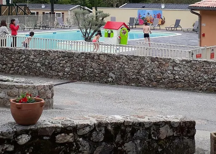 De Retourtour Κάμπινγκ Lamastre