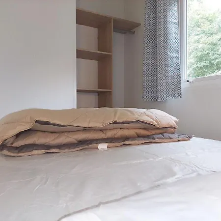 Camping De Retourtour Campsite 4*